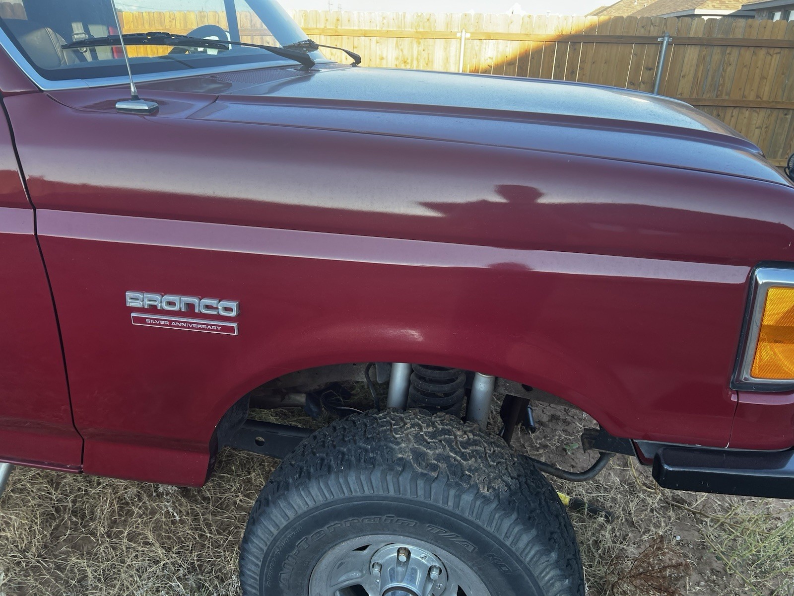 Ford-Bronco-1991-SUV-1