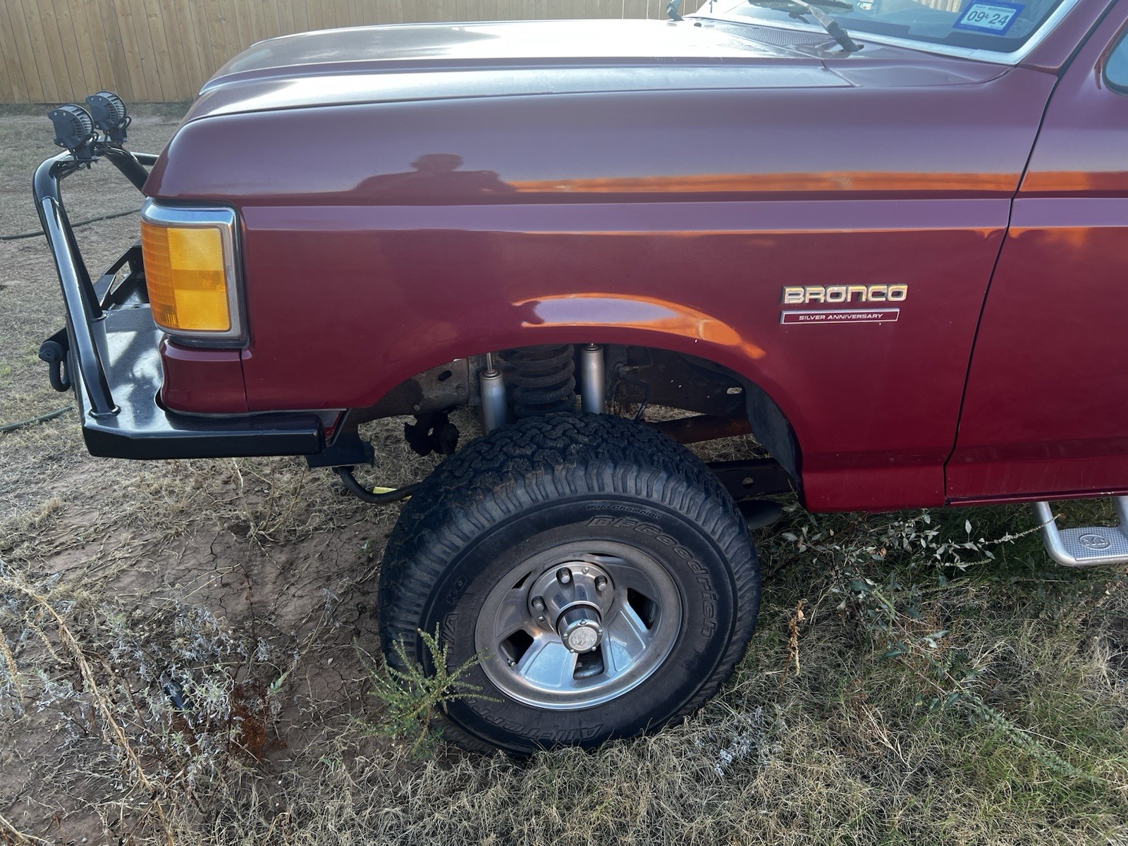 Ford-Bronco-1991-SUV-10