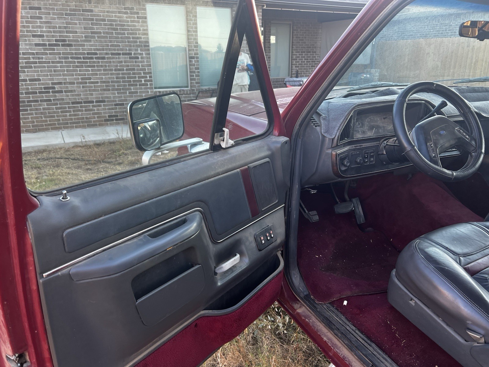 Ford-Bronco-1991-SUV-13