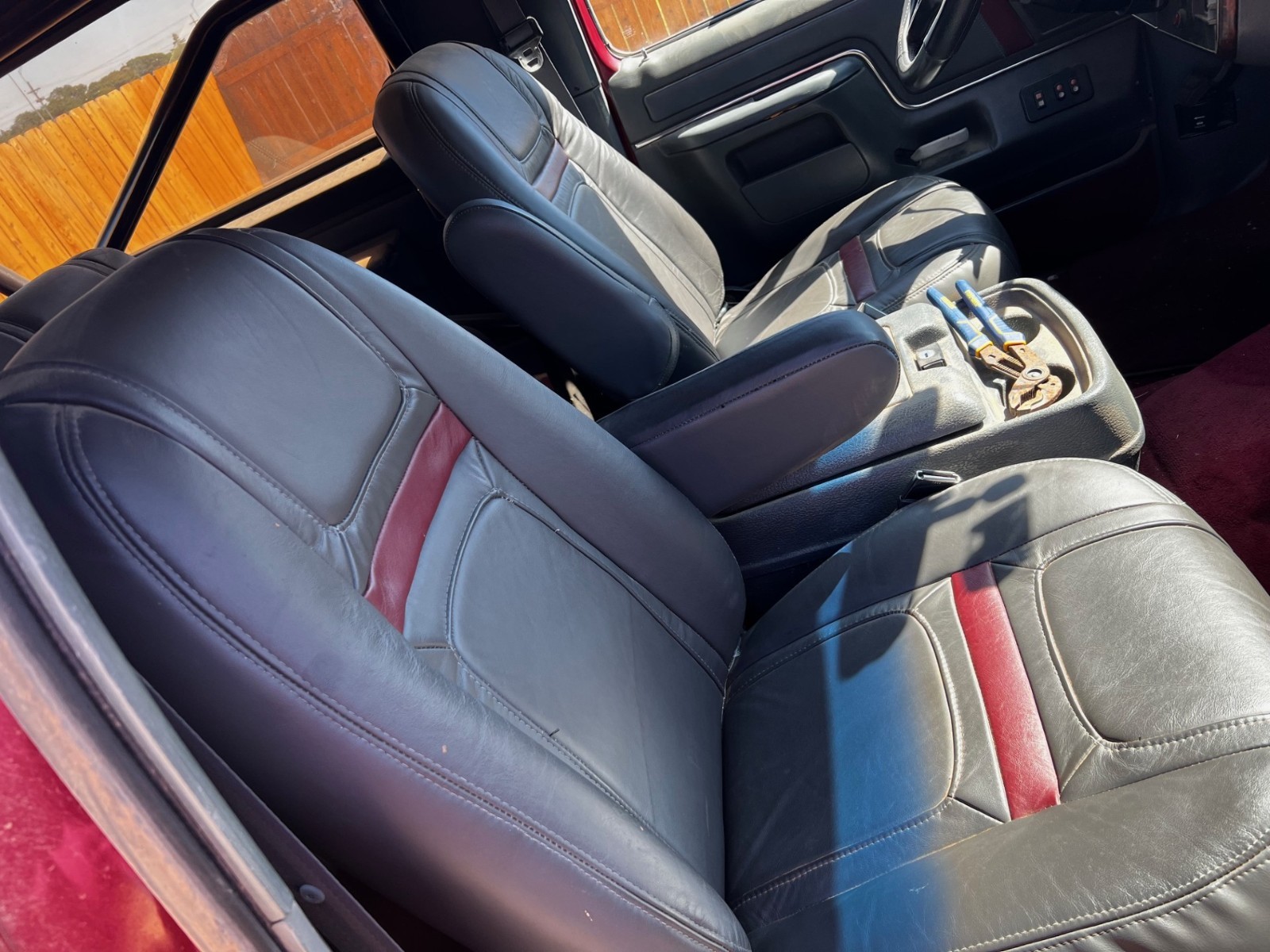 Ford-Bronco-1991-SUV-25
