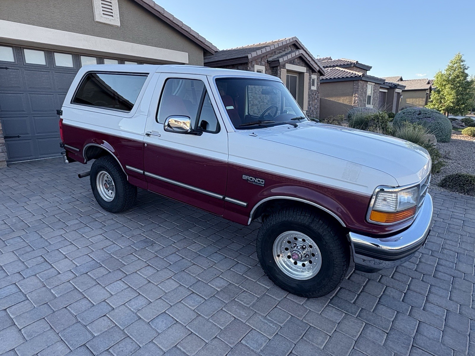 Ford-Bronco-1992-SUV-3