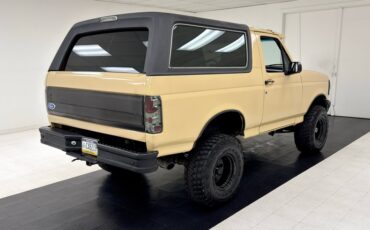 Ford-Bronco-1992-Tan-Black-4