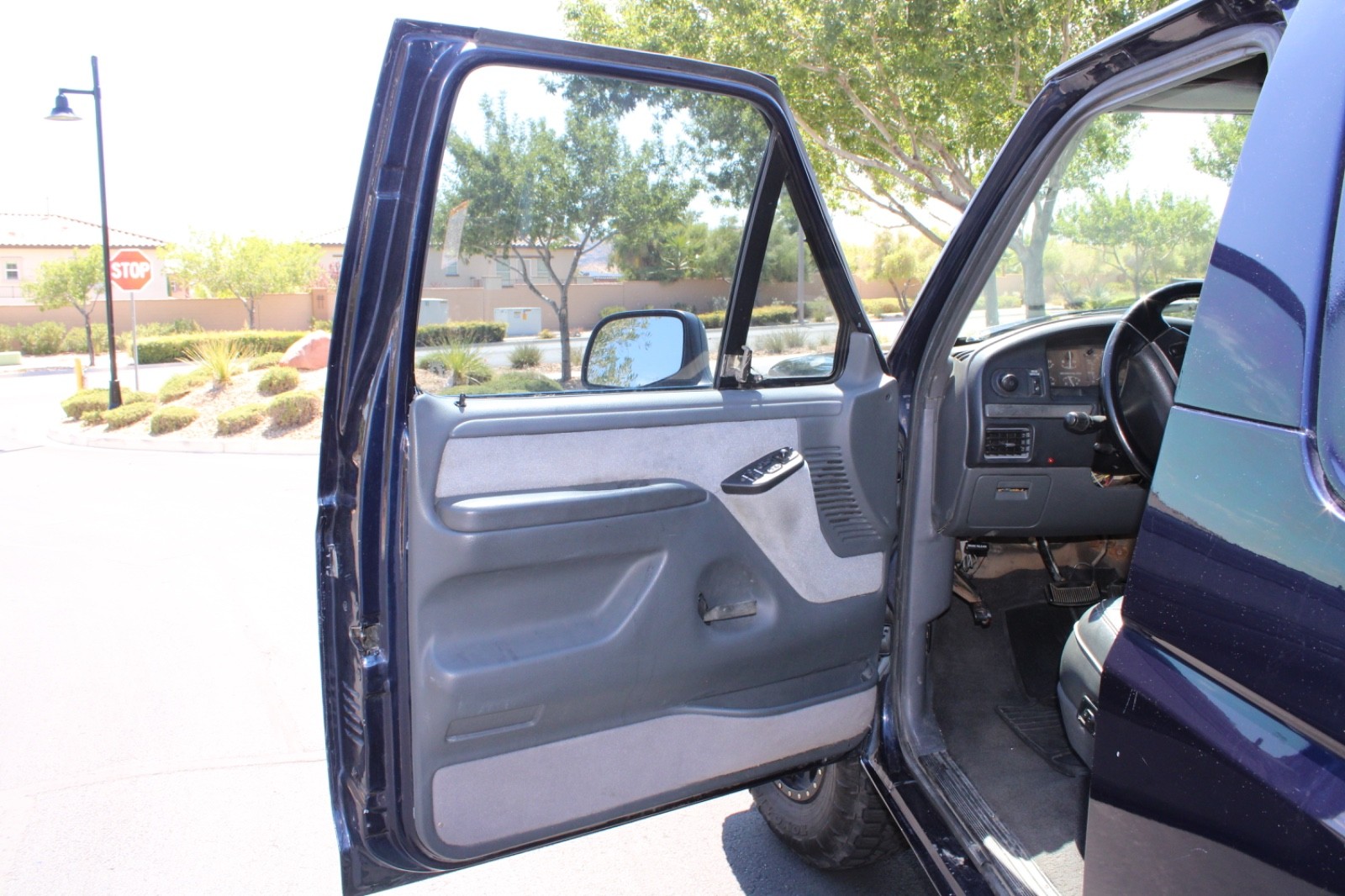 Ford-Bronco-1993-13