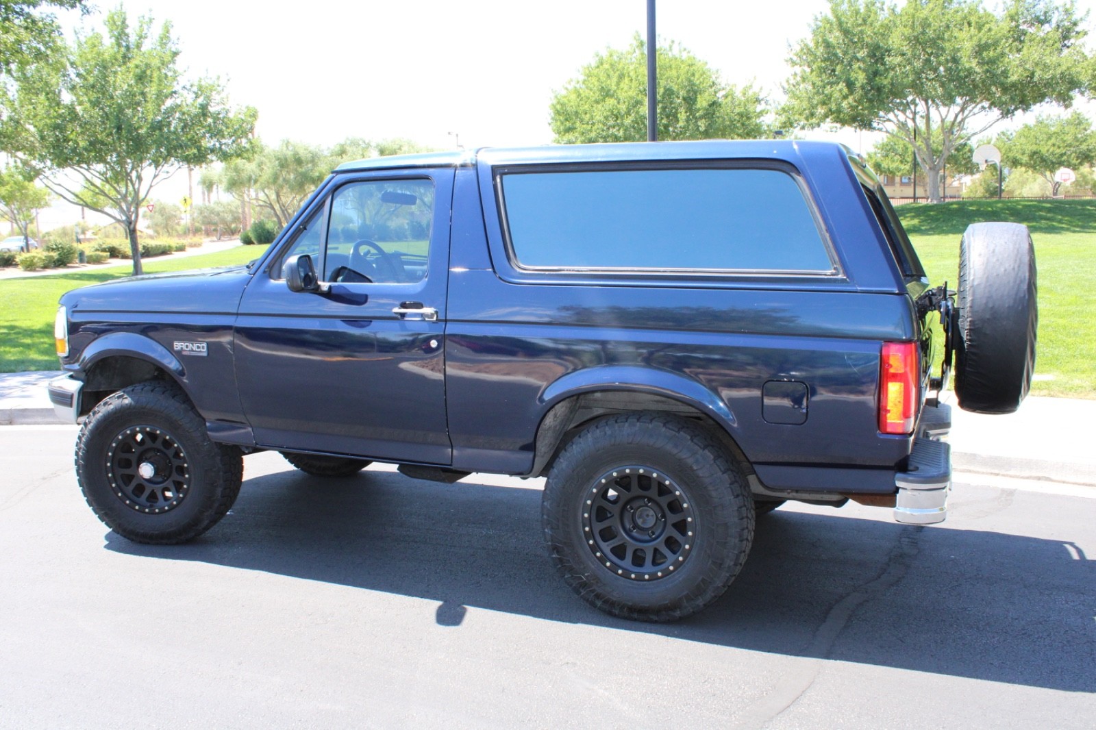 Ford-Bronco-1993-5