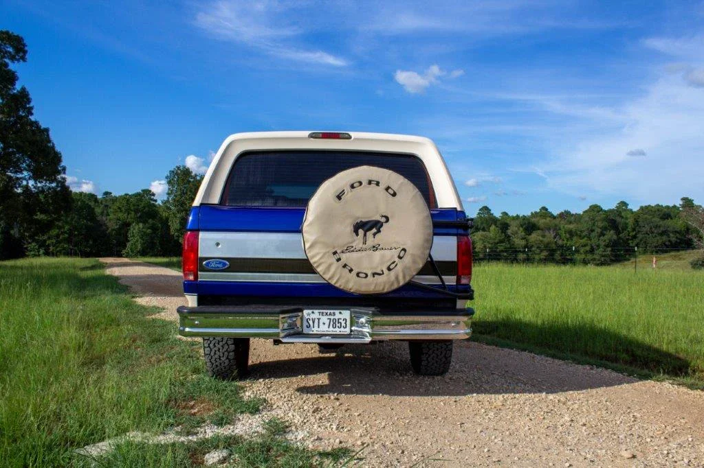Ford-Bronco-1993-Blue-Tan-10