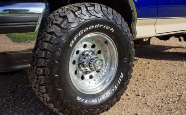 Ford-Bronco-1993-Blue-Tan-11