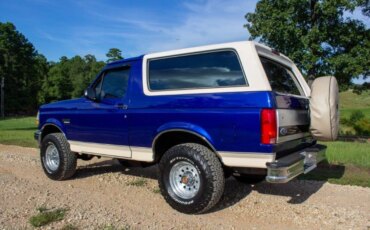Ford-Bronco-1993-Blue-Tan-17