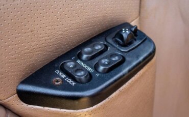 Ford-Bronco-1993-Blue-Tan-23