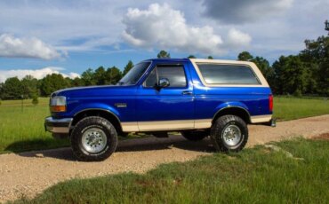 Ford-Bronco-1993-Blue-Tan