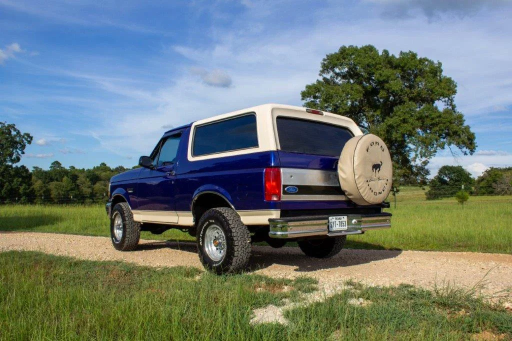 Ford-Bronco-1993-Blue-Tan-8
