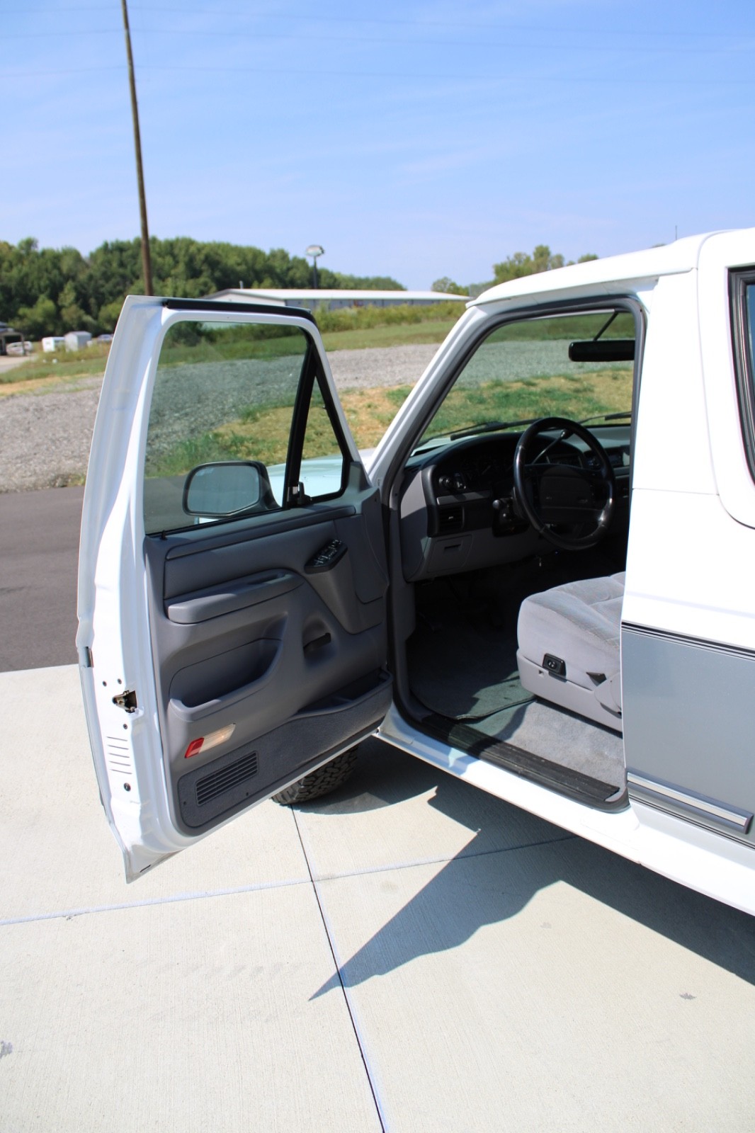 Ford-Bronco-1995-SUV-10