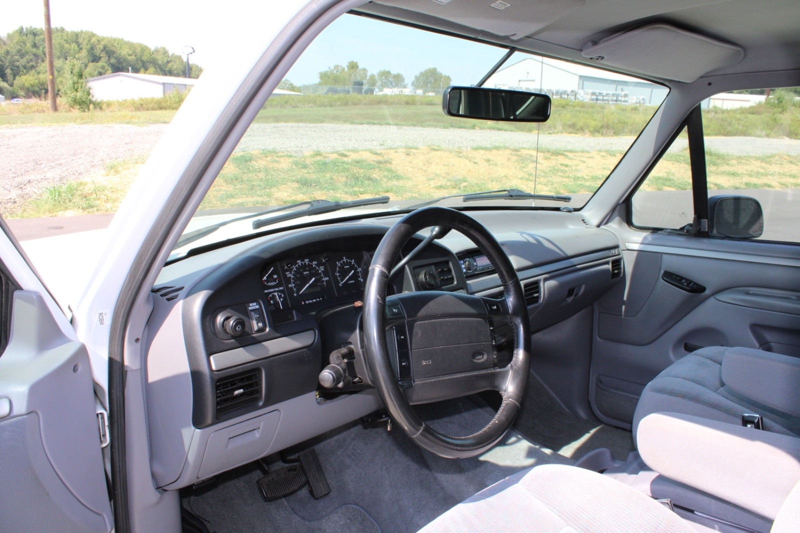 Ford-Bronco-1995-SUV-11