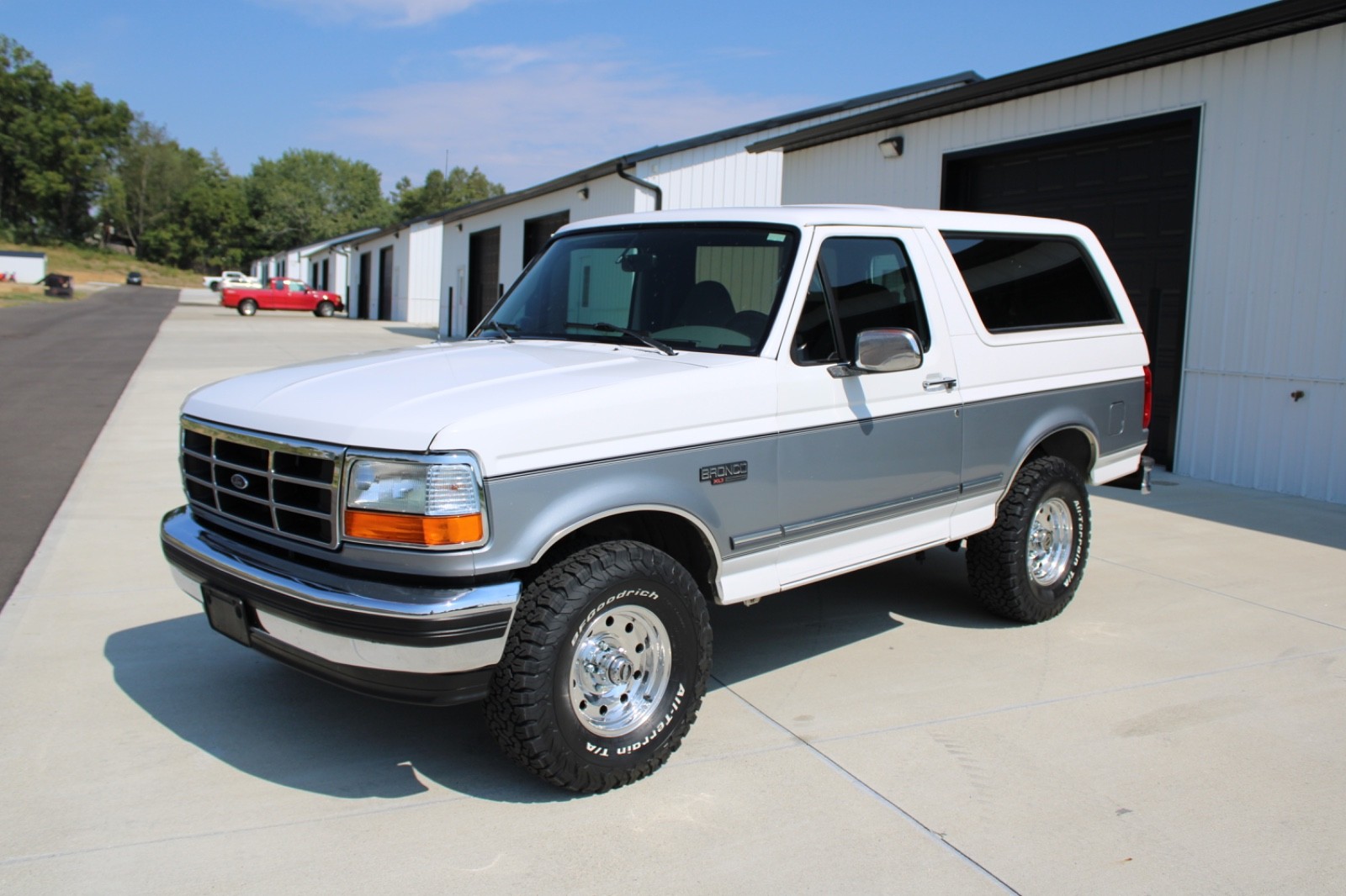 Ford-Bronco-1995-SUV-2