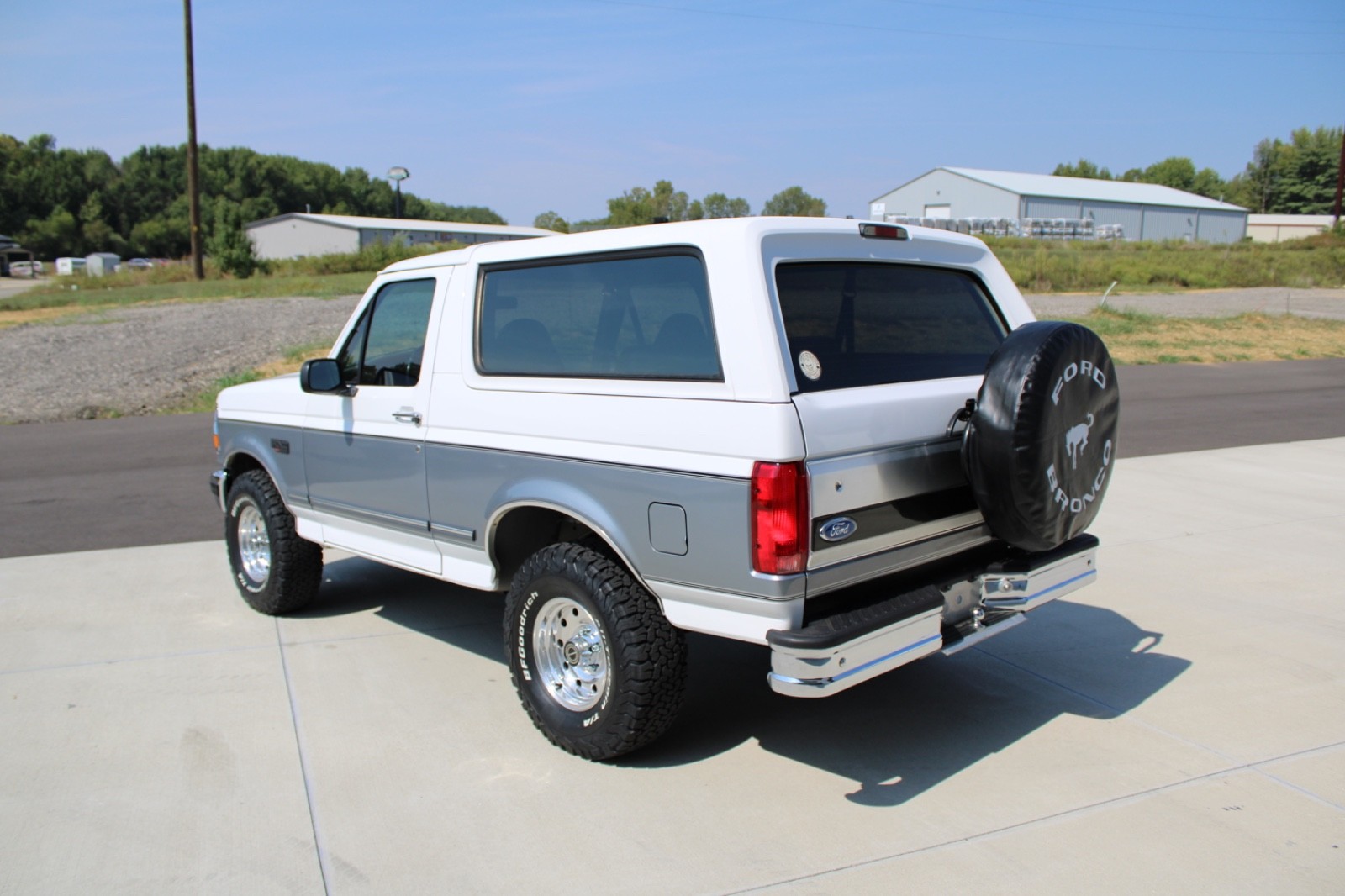 Ford-Bronco-1995-SUV-4
