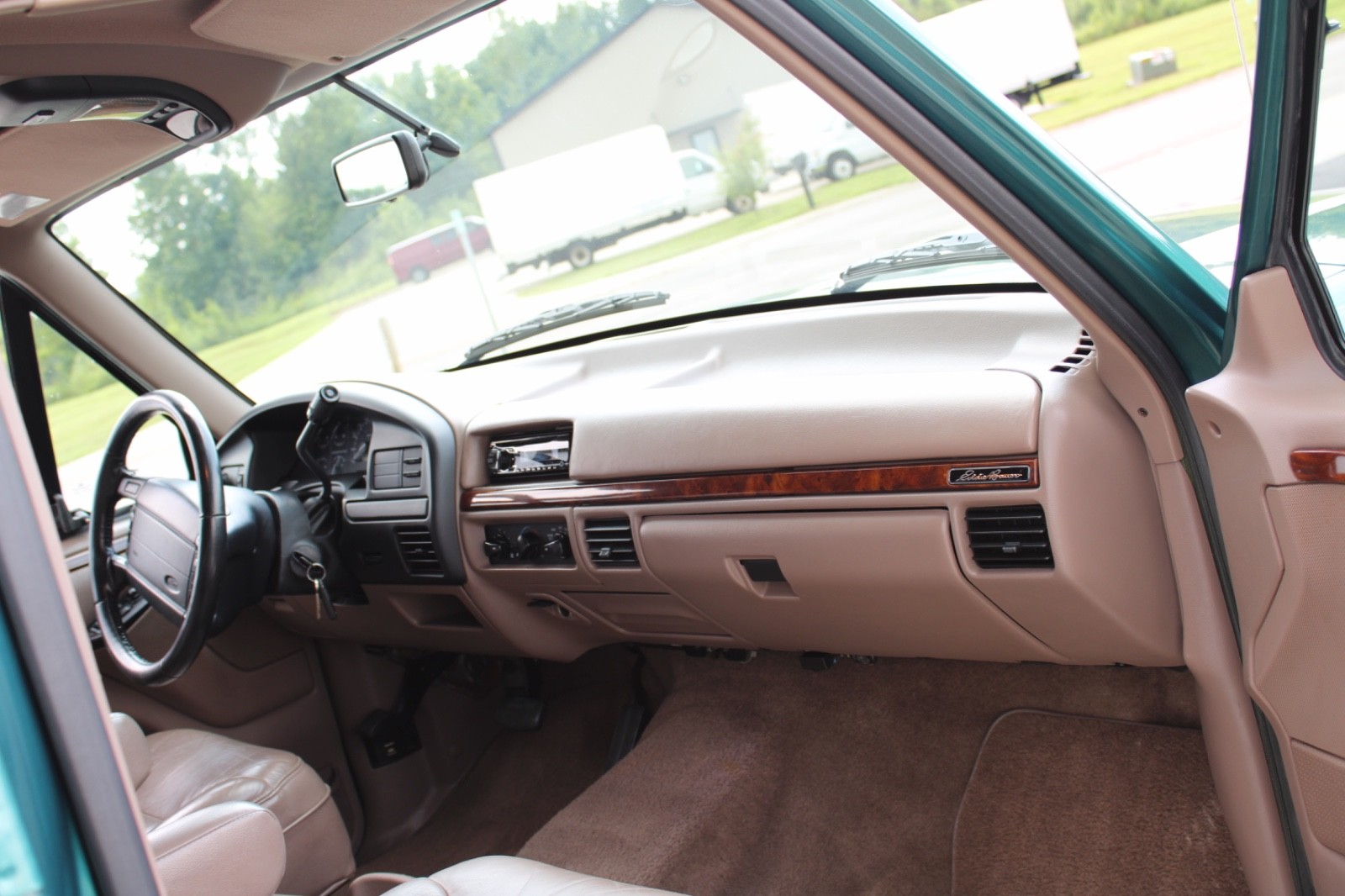Ford-Bronco-1996-12