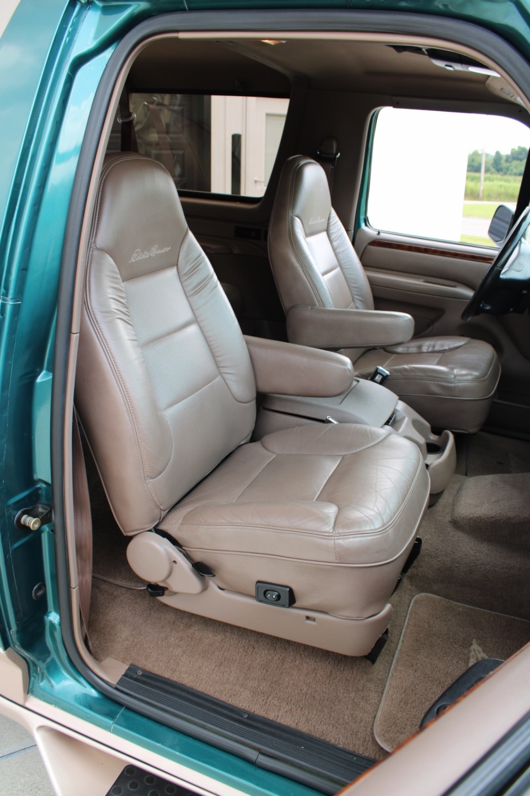 Ford-Bronco-1996-14