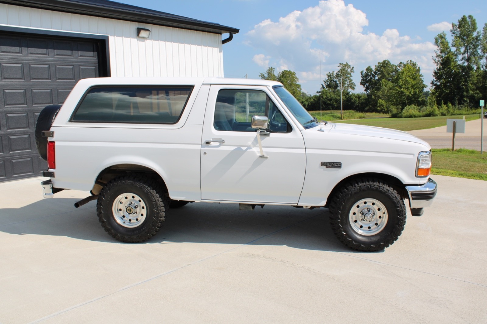 Ford-Bronco-1996-3