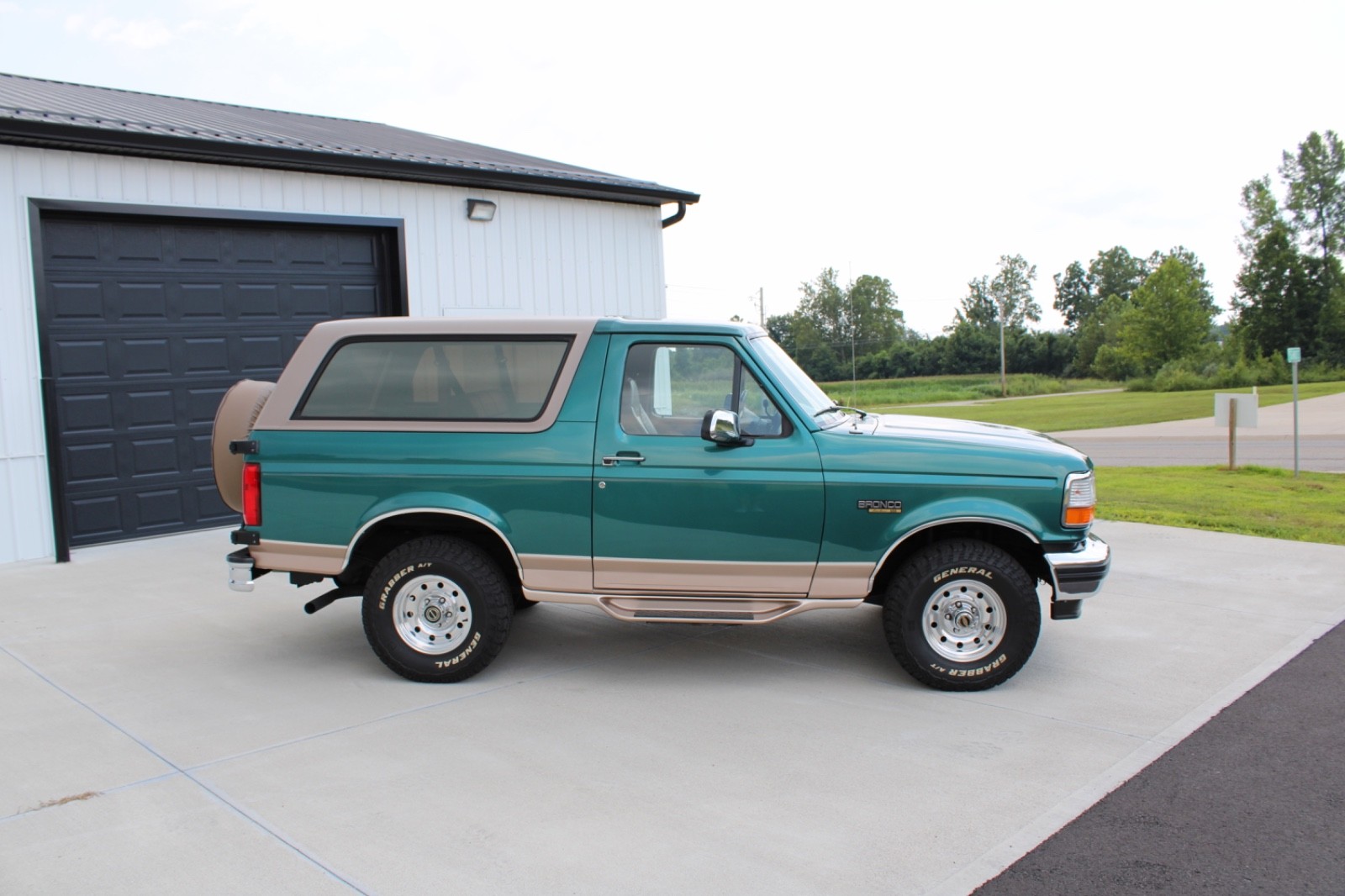 Ford-Bronco-1996-4