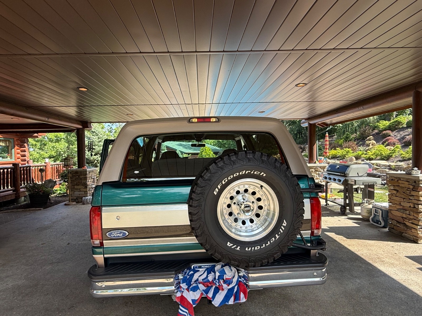 Ford-Bronco-1996-SUV-10