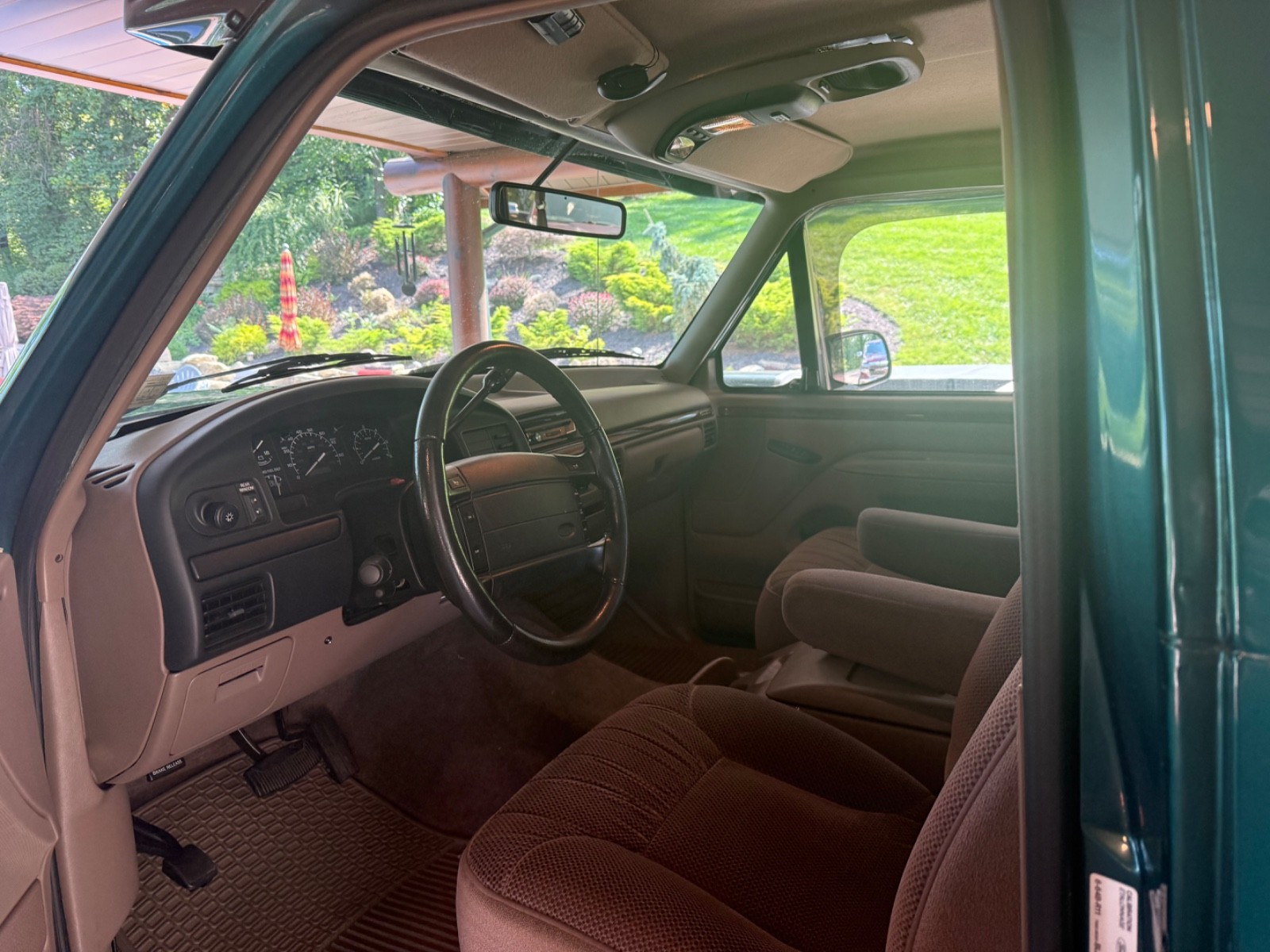 Ford-Bronco-1996-SUV-12