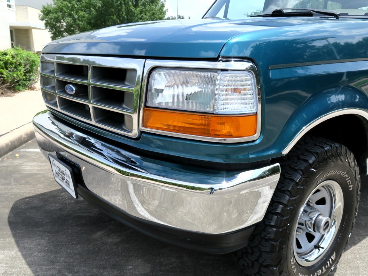 Ford-Bronco-1996-SUV-13