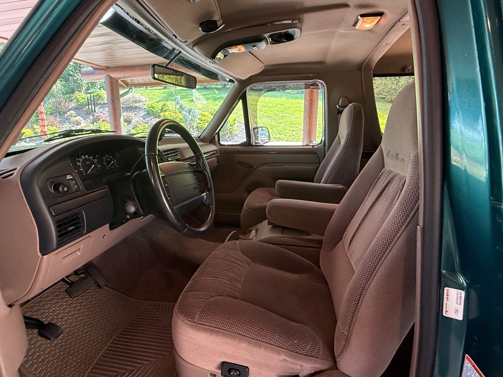 Ford-Bronco-1996-SUV-16