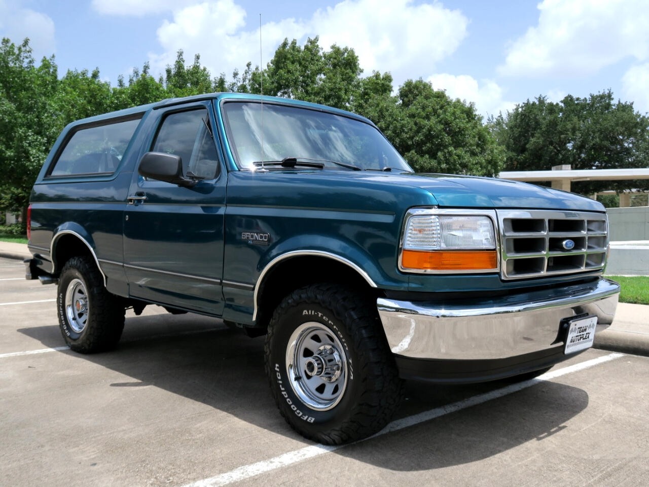 Ford-Bronco-1996-SUV-16