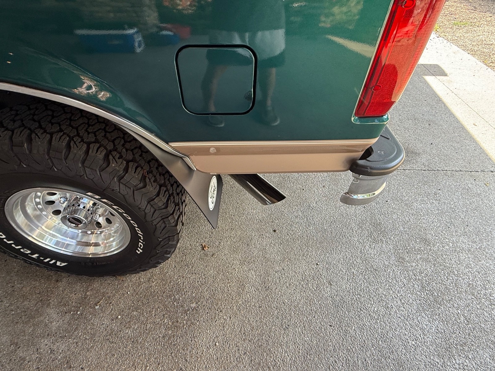 Ford-Bronco-1996-SUV-17