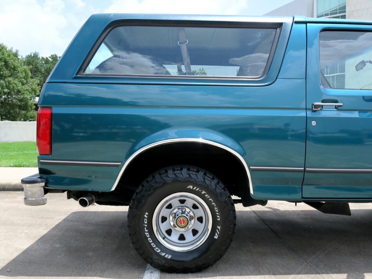 Ford-Bronco-1996-SUV-22