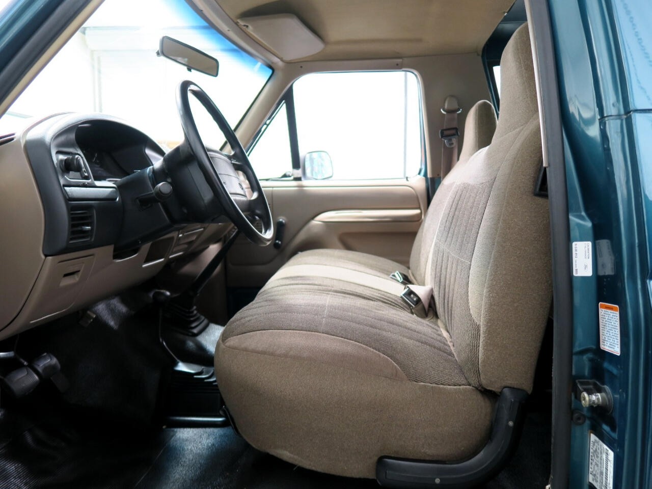 Ford-Bronco-1996-SUV-29