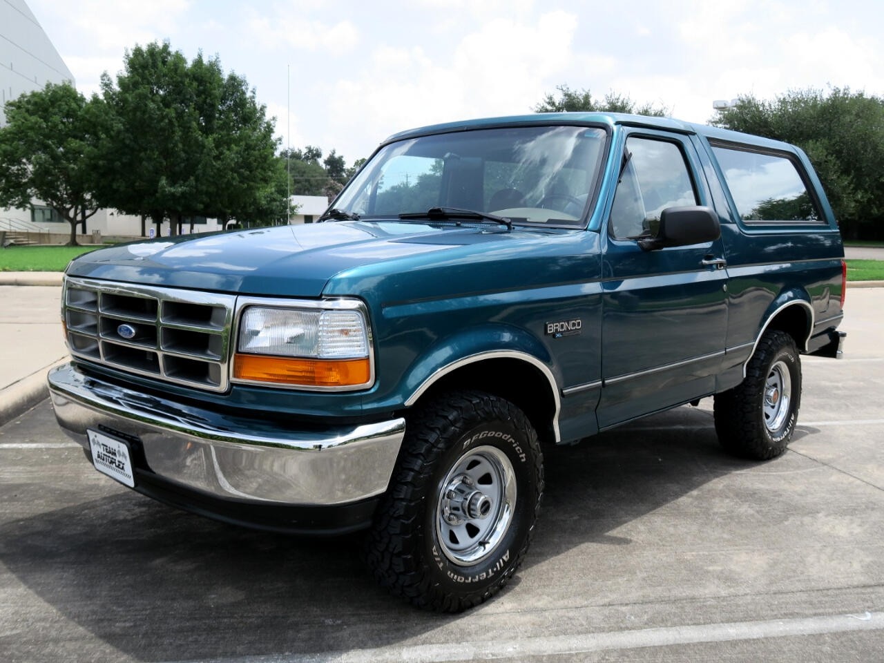 Ford-Bronco-1996-SUV-3
