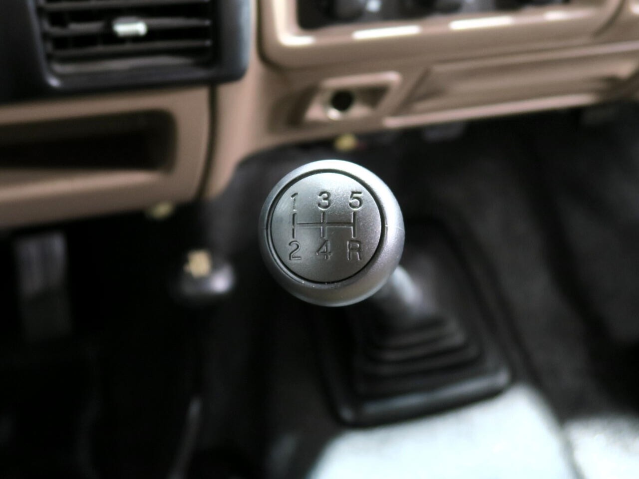 Ford-Bronco-1996-SUV-34