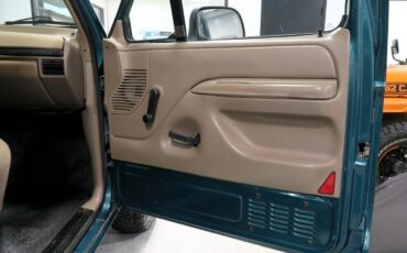 Ford-Bronco-1996-SUV-39