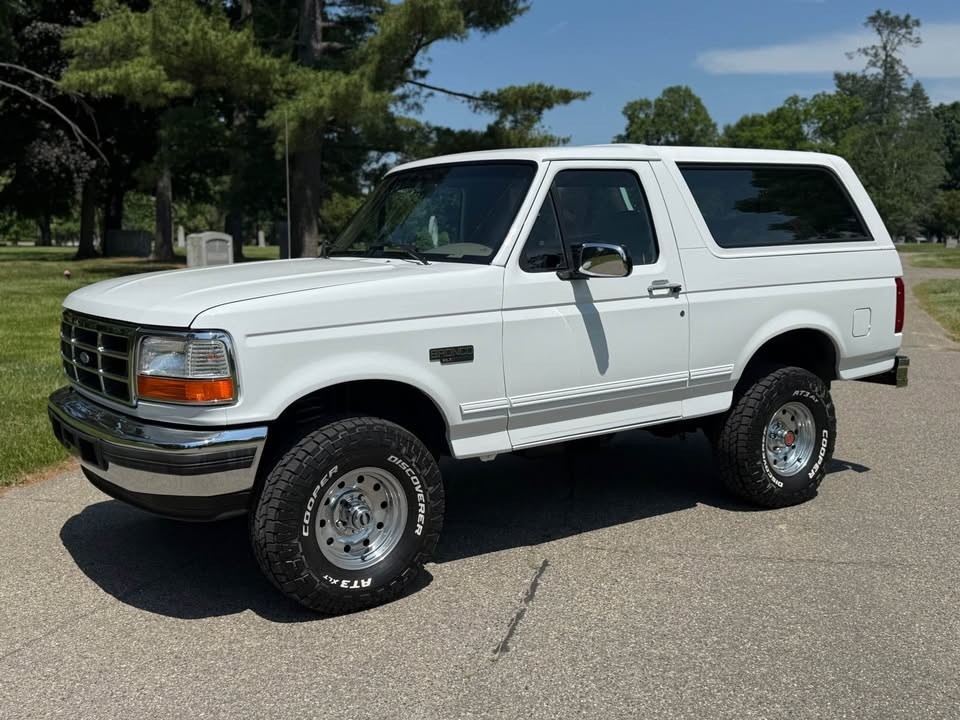 Ford-Bronco-1996-SUV