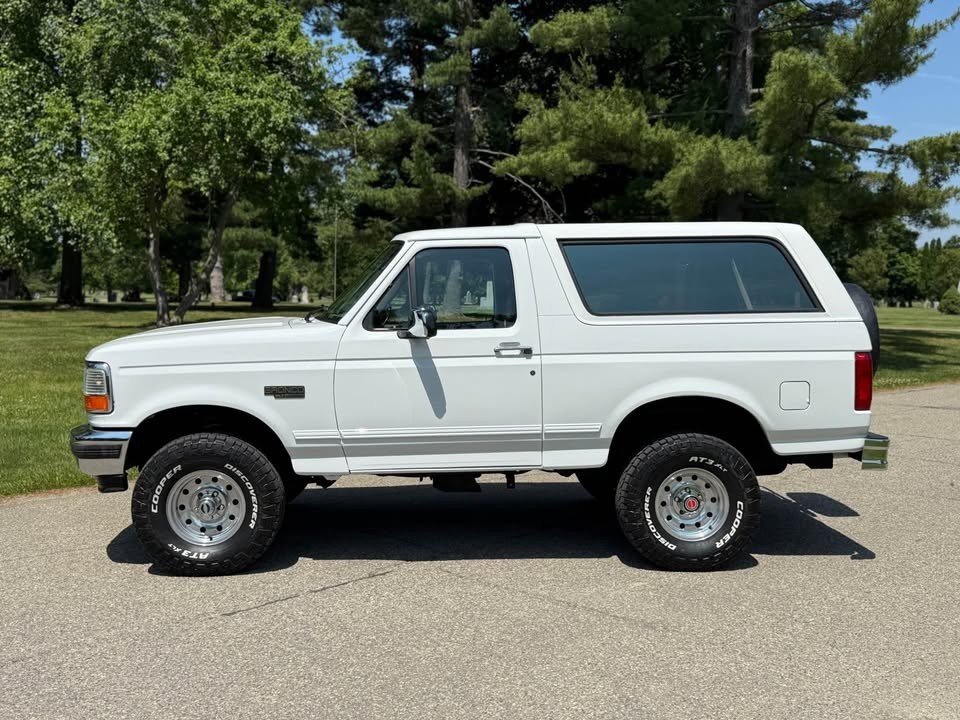 Ford-Bronco-1996-SUV-5