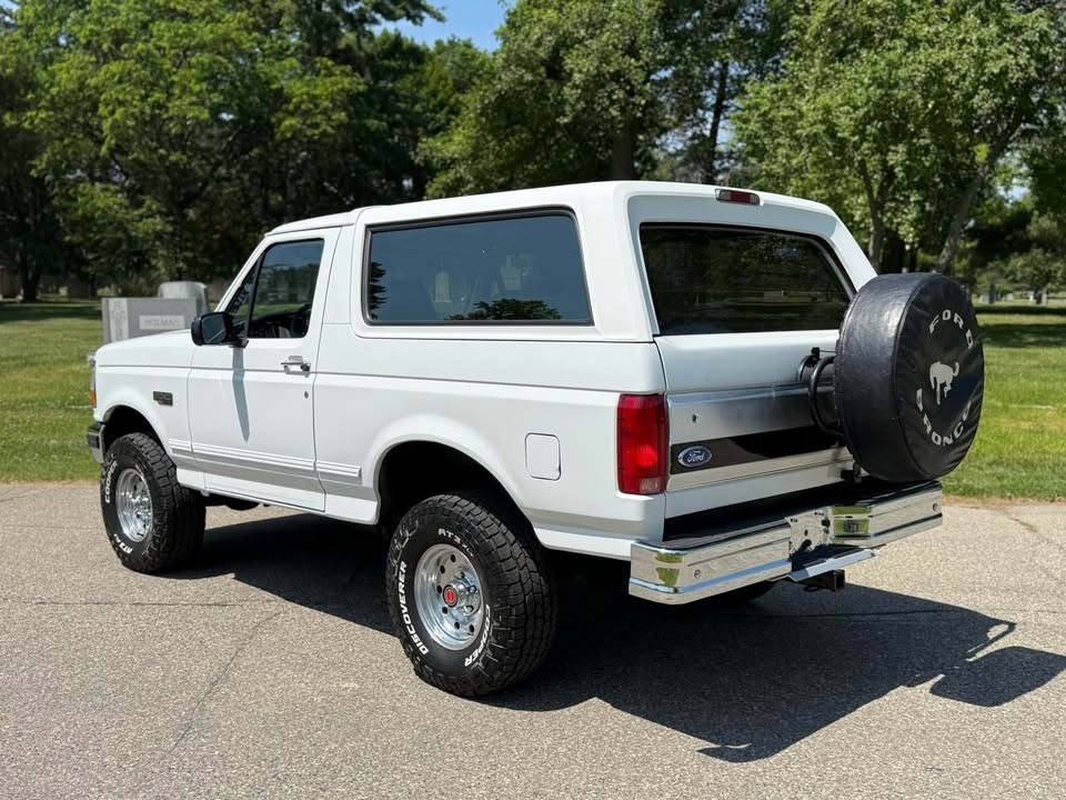 Ford-Bronco-1996-SUV-7