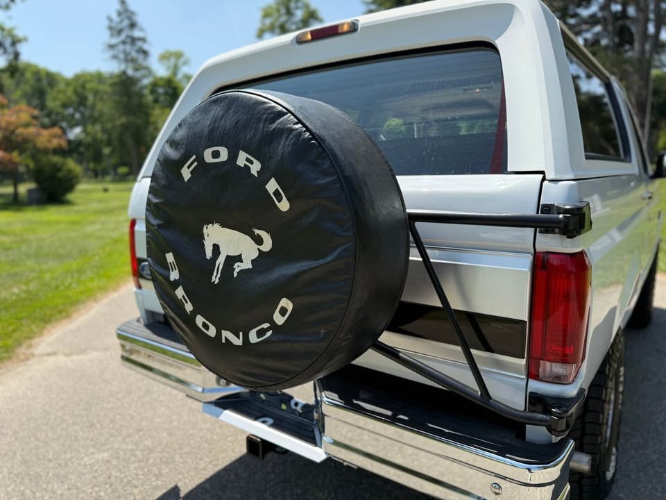 Ford-Bronco-1996-SUV-9