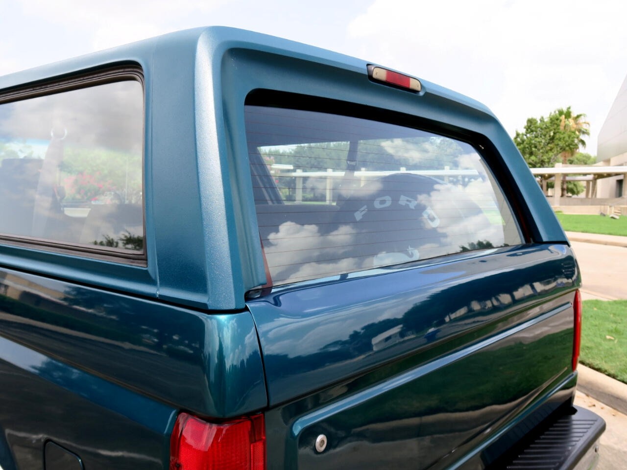 Ford-Bronco-1996-SUV-9