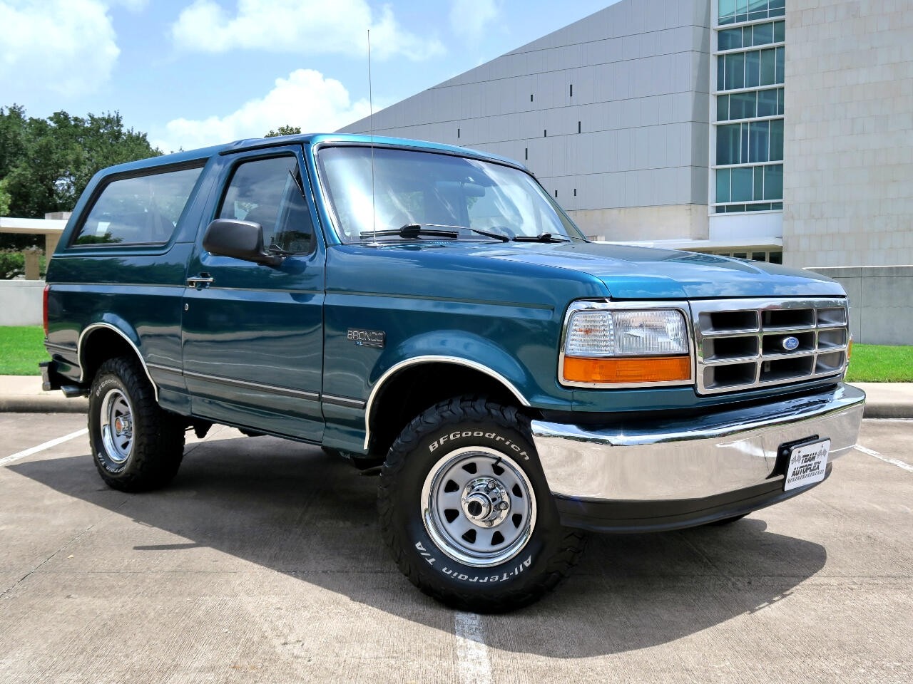 Ford-Bronco-1996-SUV