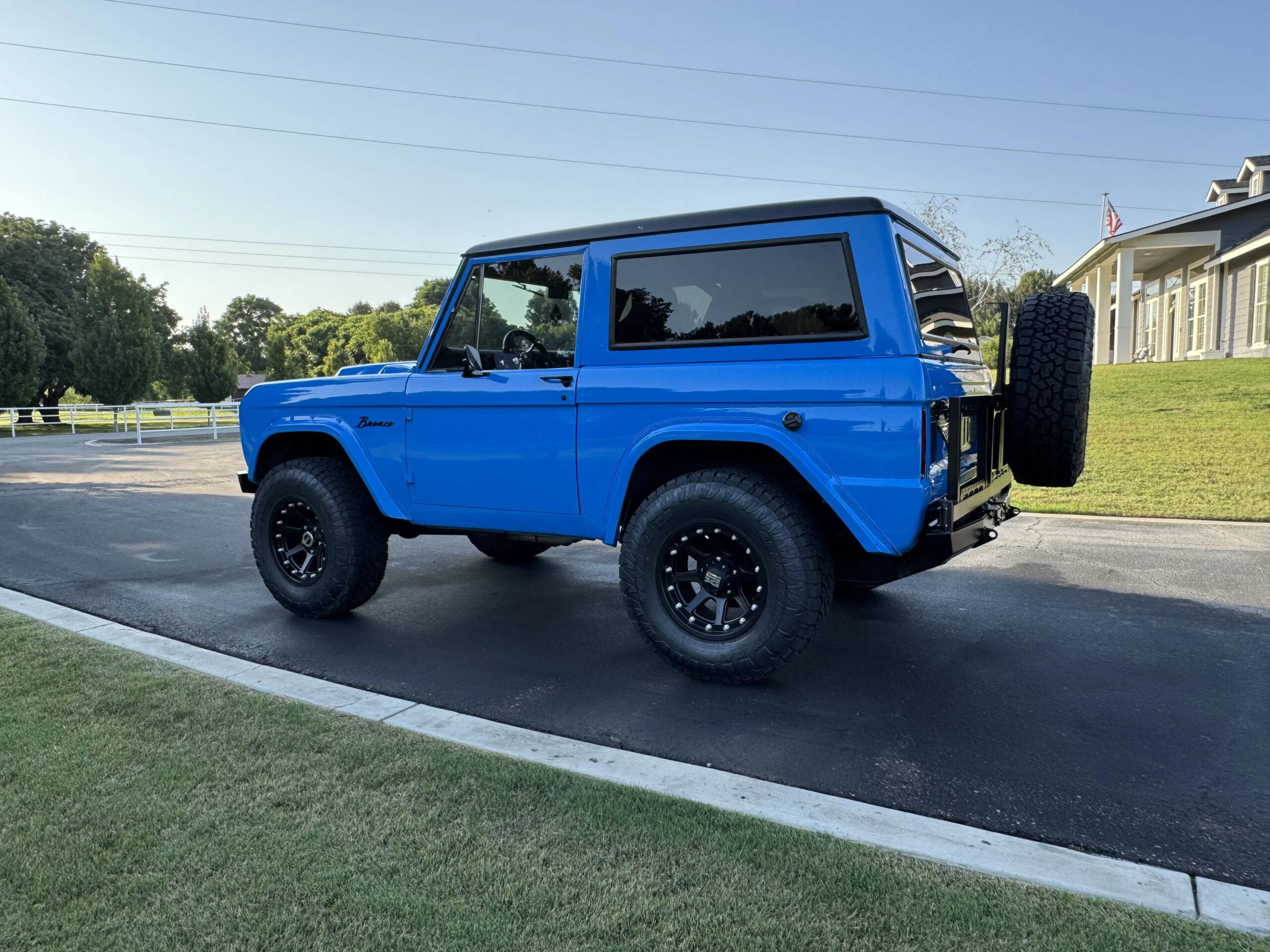 Ford-Bronco-2-door-1966-Blue-Black-7