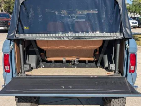 Ford-Bronco-2-door-1966-Gray-Tan-1