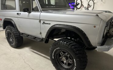 Ford-Bronco-2-door-1966-Silver-Silver-2