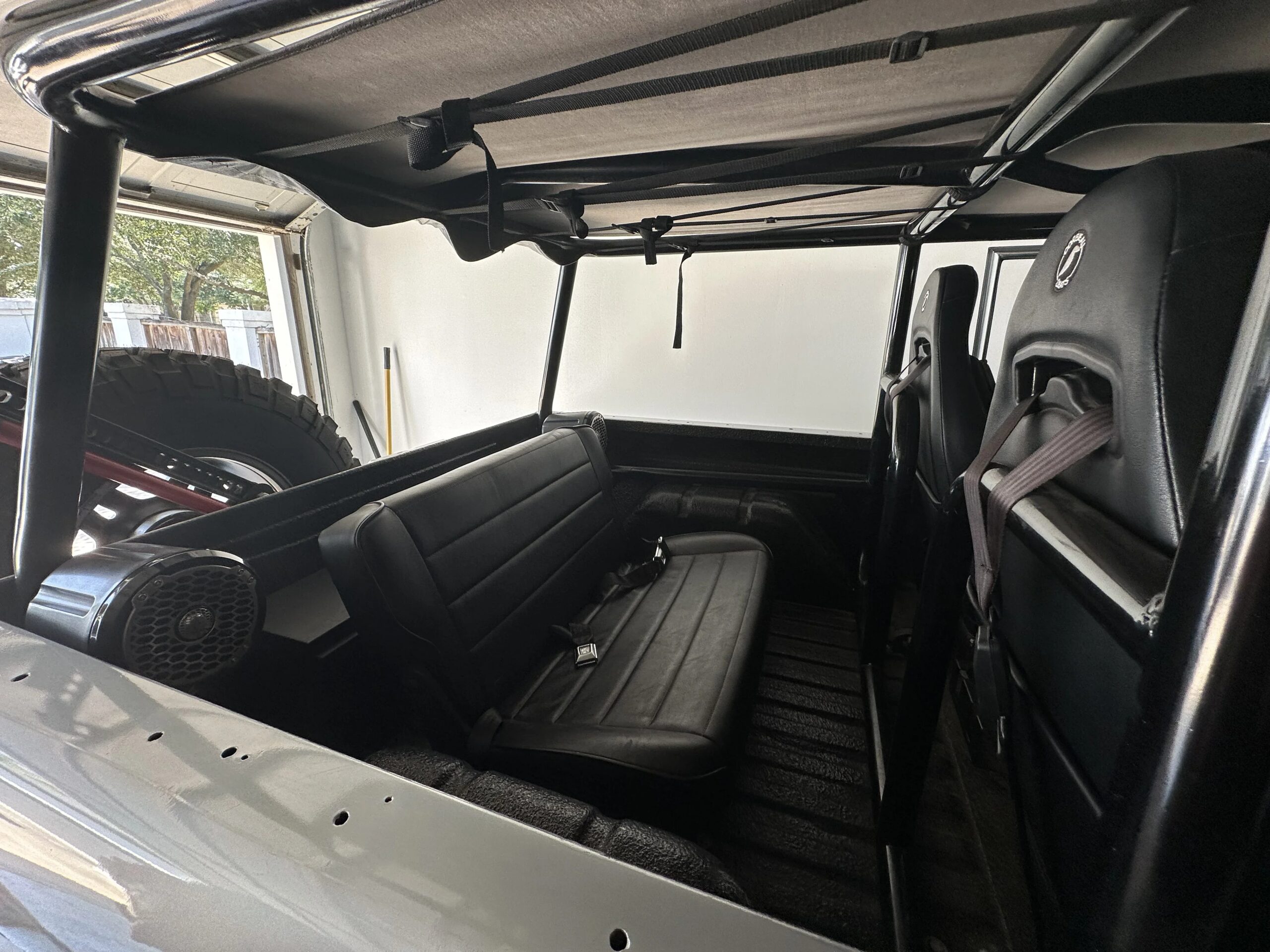 Ford-Bronco-2-door-1966-Silver-Silver-8
