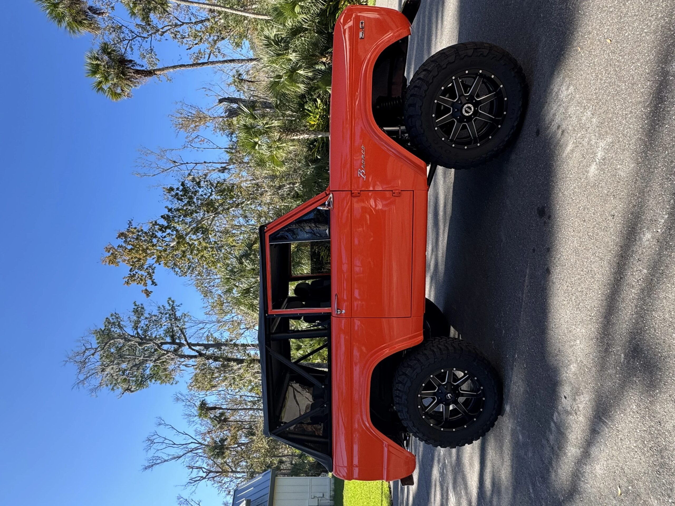 Ford-Bronco-2-door-1967-Orange-Black-1
