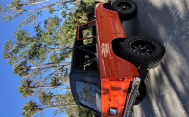 Ford-Bronco-2-door-1967-Orange-Black-2