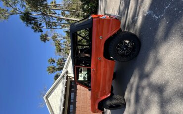 Ford-Bronco-2-door-1967-Orange-Black-3