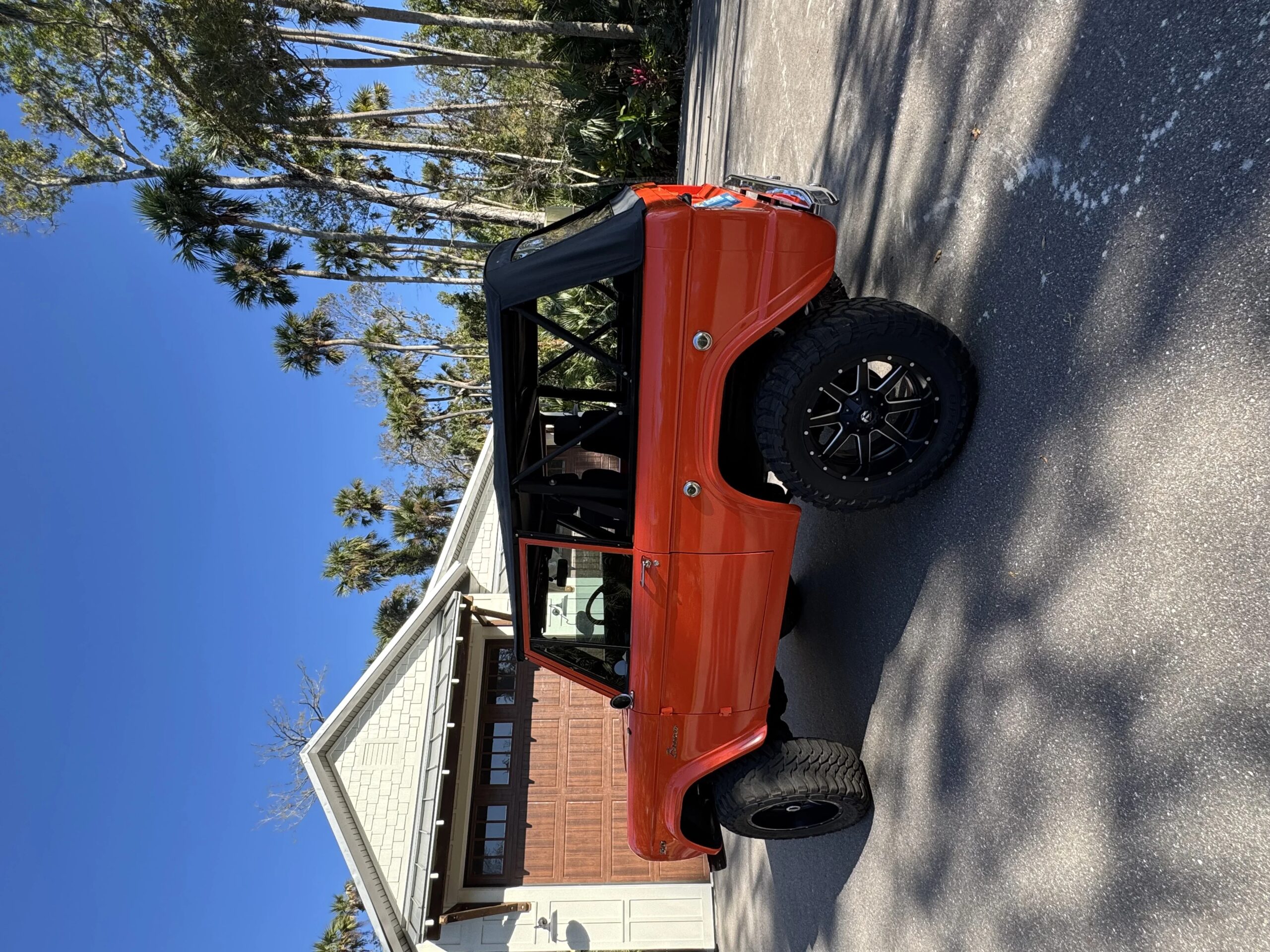 Ford-Bronco-2-door-1967-Orange-Black-3