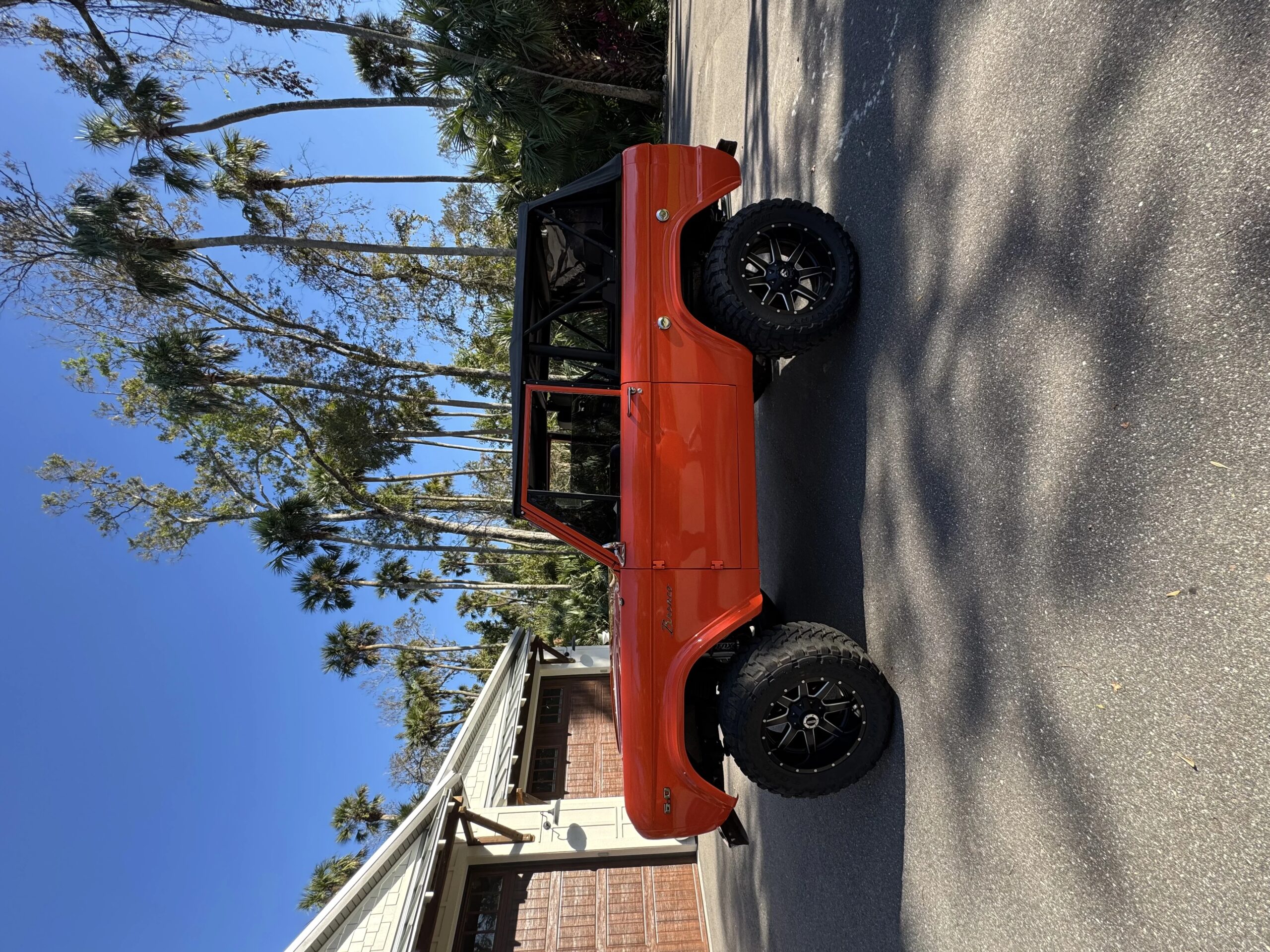 Ford-Bronco-2-door-1967-Orange-Black-5