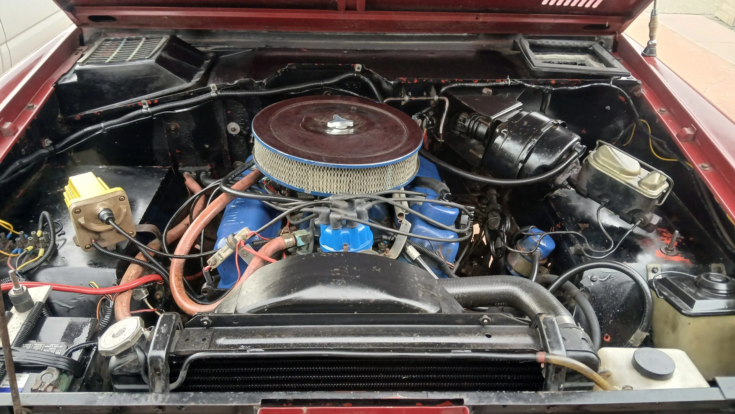 Ford-Bronco-2-door-1968-Burgundy-Gray-11