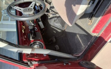 Ford-Bronco-2-door-1968-Burgundy-Gray-12